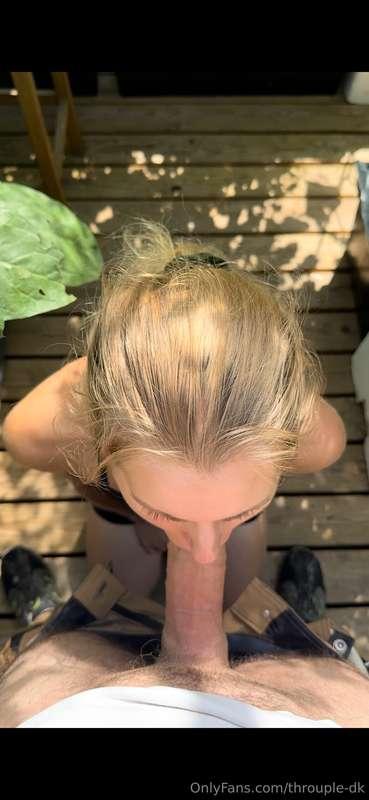 🆕 Watch Lea suck daddy’s cock dry in the greenhouse 🍆 Nearly..