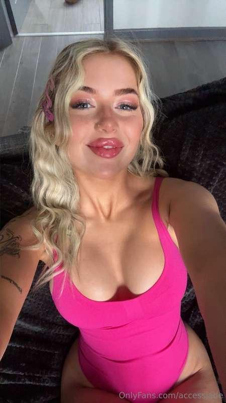 Pink to make the boys.. and girls wink 😘