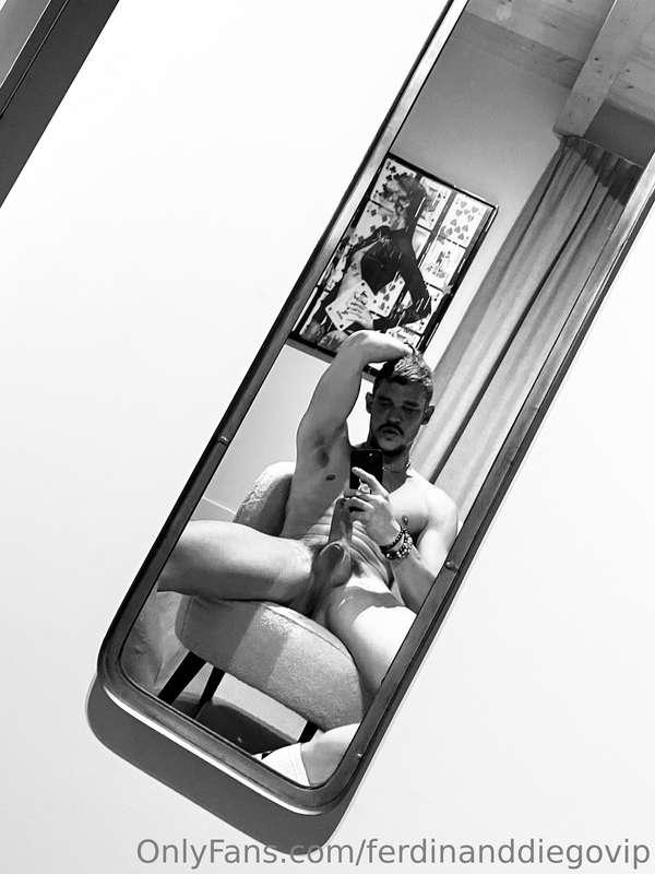 This mirror is almost to small …🥵🔥
