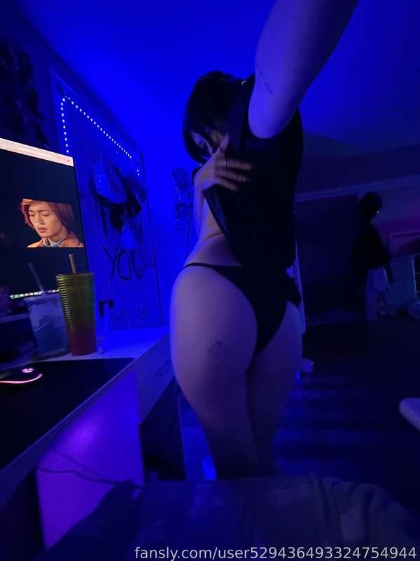 took a whole bunch of ass pic