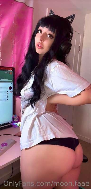 Would you guys be interested in dedicated sexting days?? Lem..