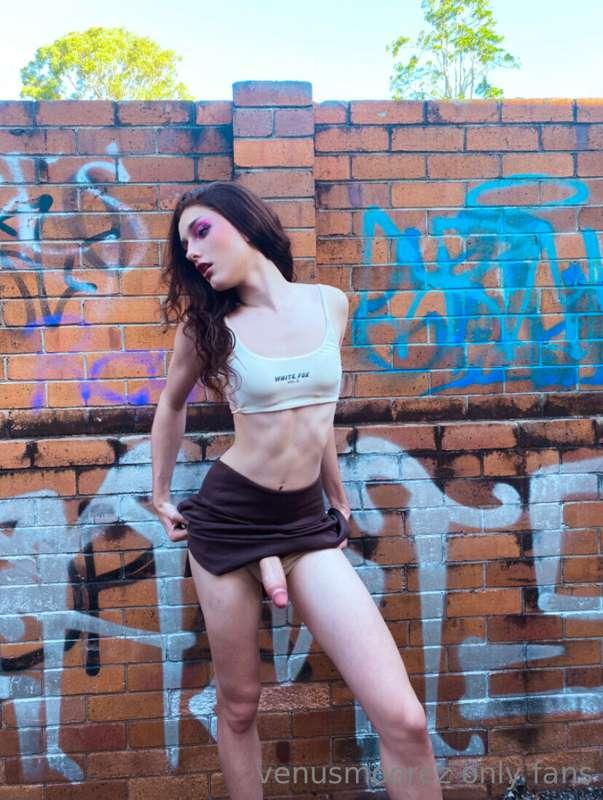 venusmoorez image #0