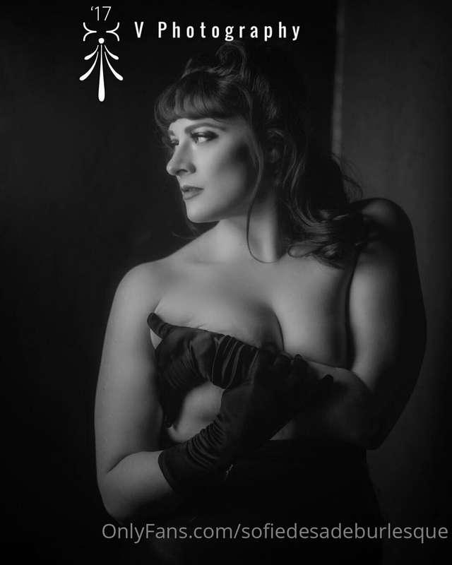 Happy Teaseday ❤ 
Enjoy all these free posts! I'll be upload..