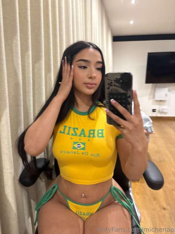 Text me if you're active 💛