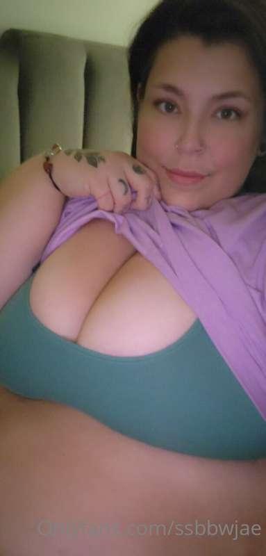 I don't need an excuse to show you my tits do I? 😍 

💗 Jae