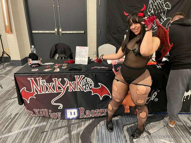 My first pahorrorcon booth was a success as a succubus ;)