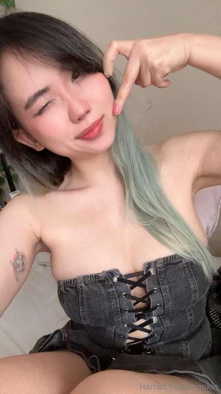 Do you prefer professional photosets or the ones I take myse..