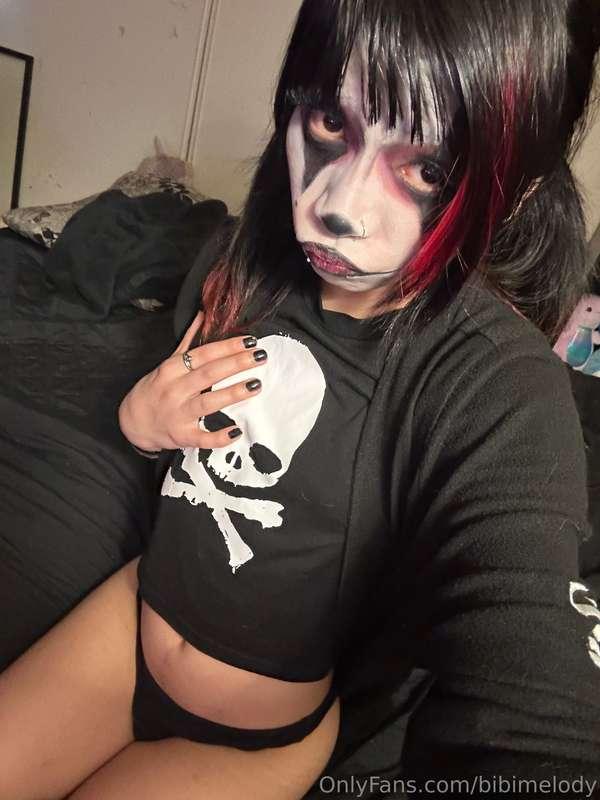 I’ve been behaving so badly, wanna join the fun? 😈