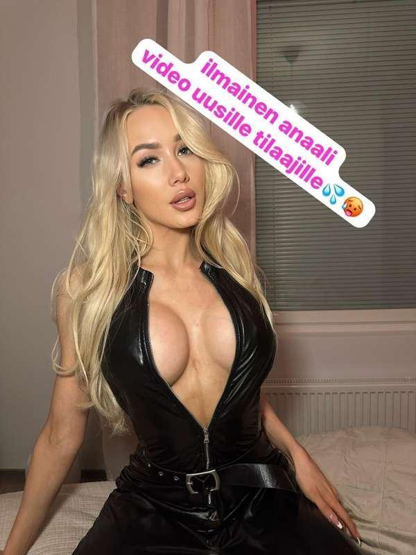 Sun uus ihastus täällä hei! 😻 Pettäisitkö sun tyttöystävää/ ..