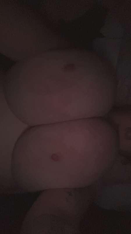 Good night you wonderful people 😍🥰 big massive titties befor..