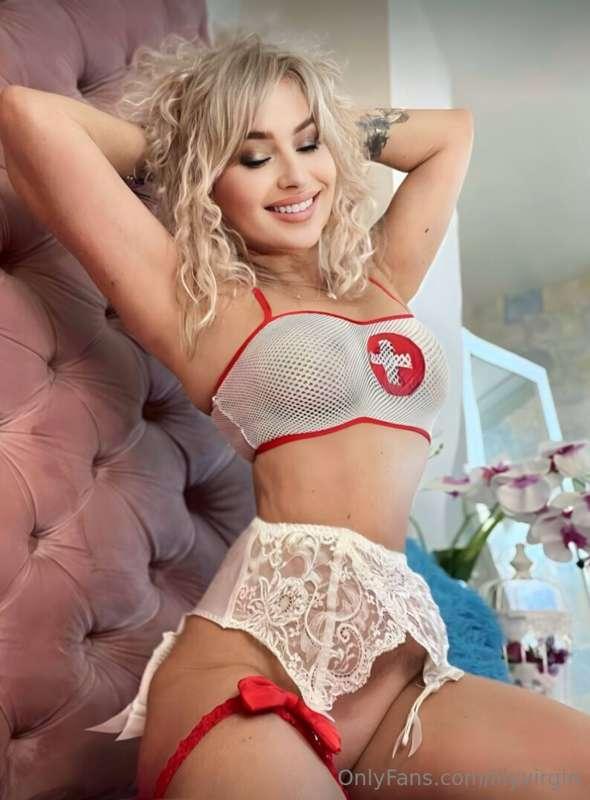 @mommy_sophie
 
Gorgeous girl for your hot desires @mommy_so..