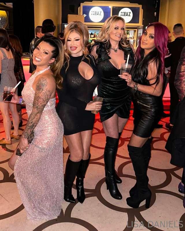 At XBIZ award show with these beauties ⭐️