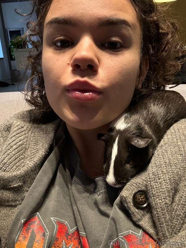 You ever just sit and think about how pets always seem to kn..