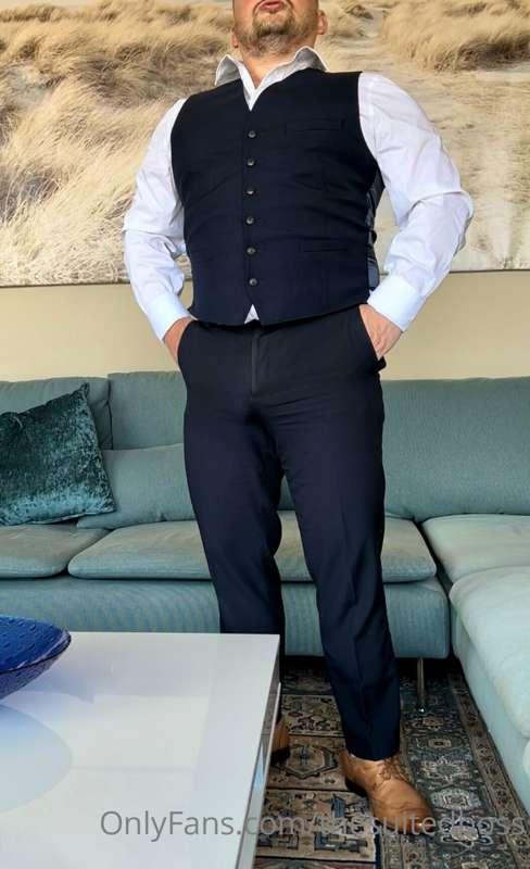 thesuitedboss image #0