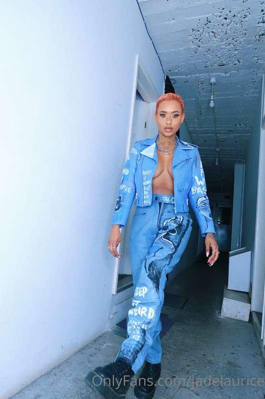 Walking into a new week like …
Let’s kick some assssss!!!