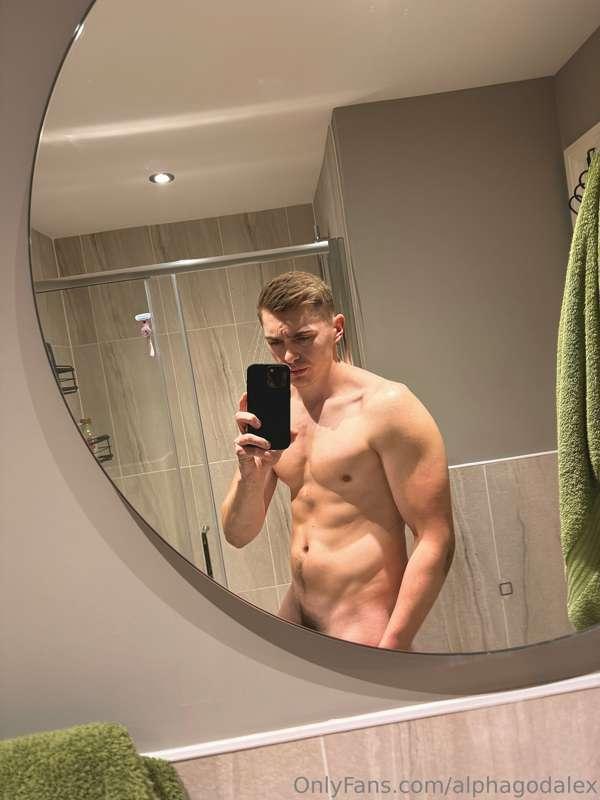 Pubes could do with a trim 😏