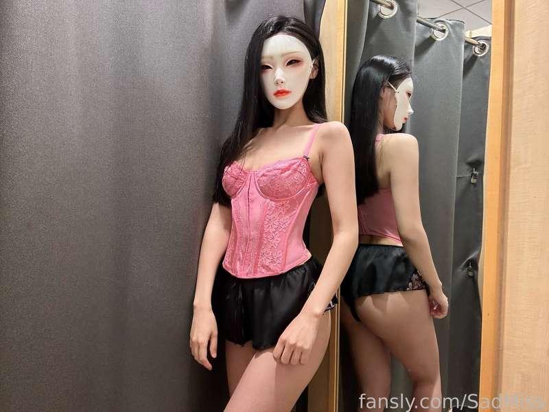 Black or pink? 黑色还是粉色?