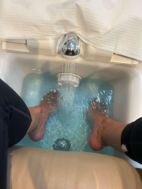 ANY FEET 👣 LOVER OR SISSY THAT TIPS ME 20$ for my PEDI that ..