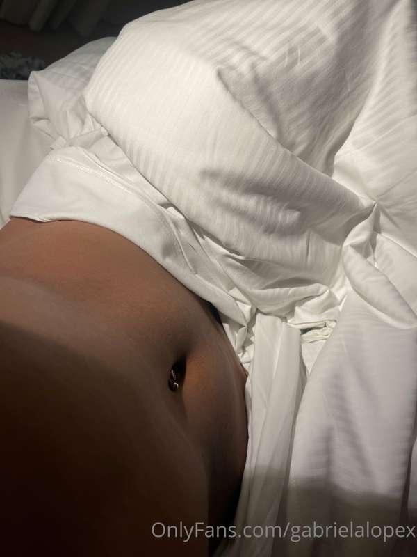 Do you want to see what's under my sheet? DM me for a naught..