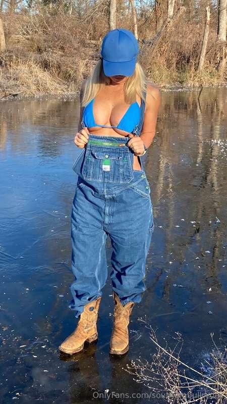Walking on water this morning 🥶😊