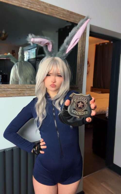 COP BUNNY HERE TO GIVE YOU A HORNY BONK
