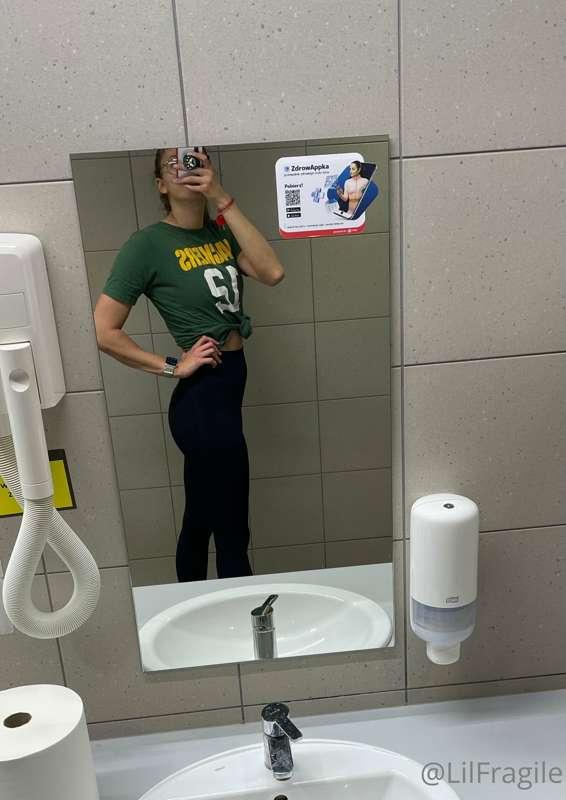 Back to the gym to make that ass bigger and legs stronger 🍑