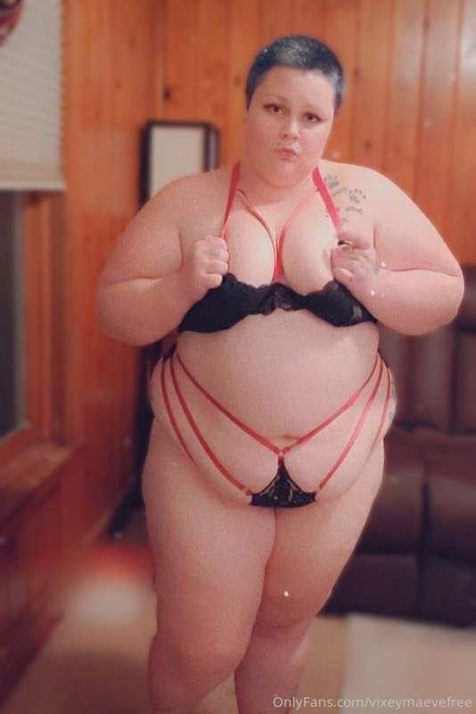 New lingerie! Wanna see the much naughtier pics from this se..