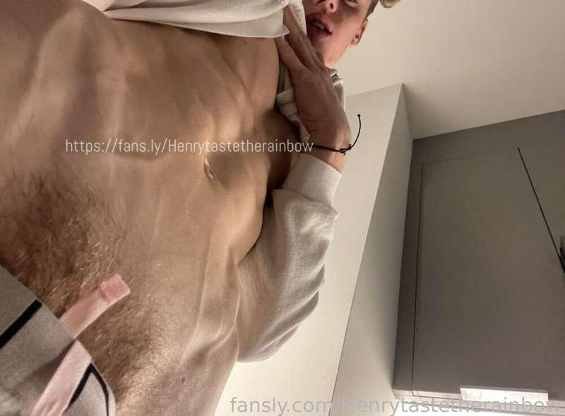 henrytastetherainbow image #0