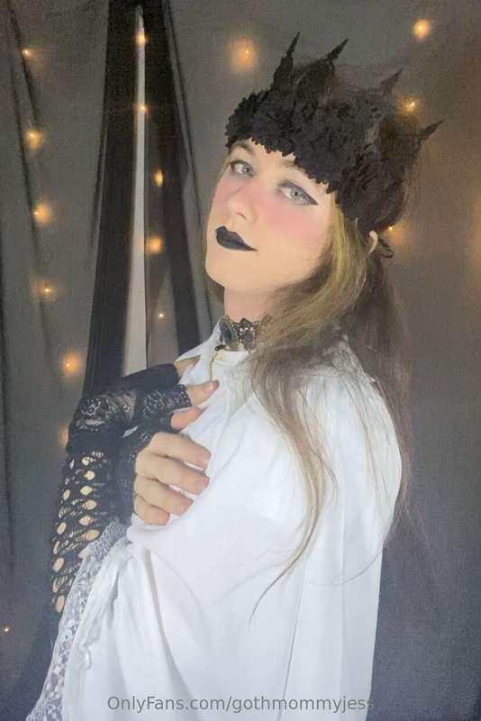 gothmommyjess image #2