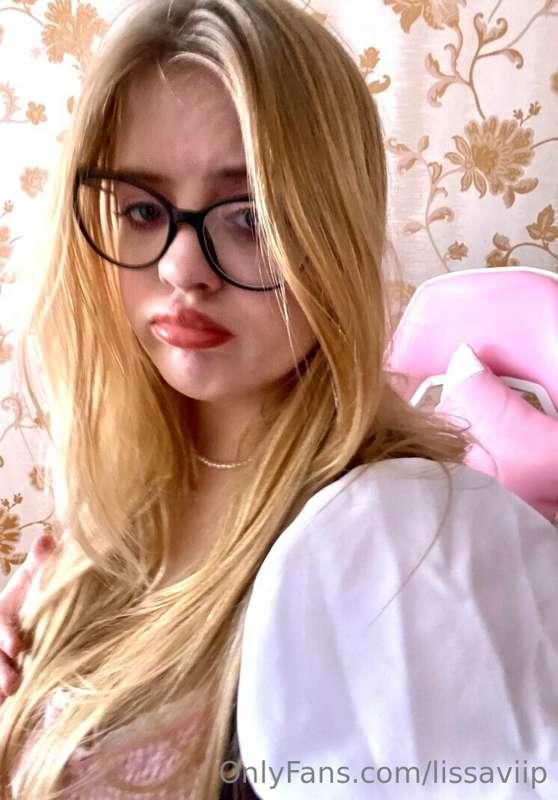 don't cry mommy is coming, I'll let you suck my boobs