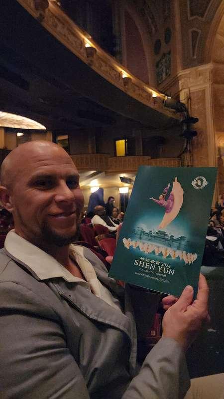 Went to the performance shen yun last night at the Detroit O..