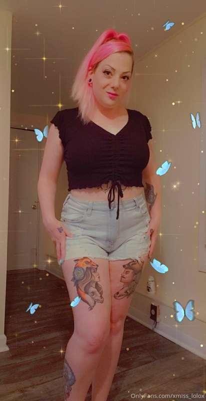 Like my outfit? Time to grab some drinks 🥂 @misslolo