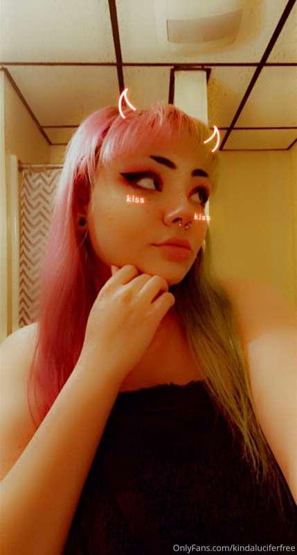 Just uploaded some uncensored after shower clips and pics, g..