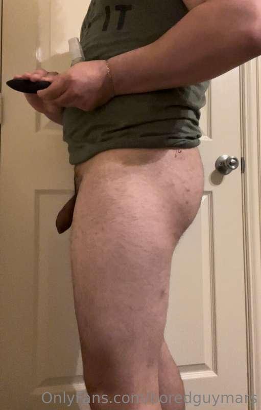 Watch me shove a buttplug in my ass and jerk off to porn whi..