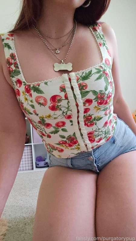 happy titty tuesdayy 🐾❤️ 
(also a proof of life post 😅 suprise, I ain't dead!)

April sucked for a handful of reasons but I'm gonna try to slowly get my shit back in order and come back to being a happy lil slut for you guys 💕

#titsout #puffynipples #boobs #petgirl #submissive #petplay #naturaltits #bdsm #onoff #nipples 
