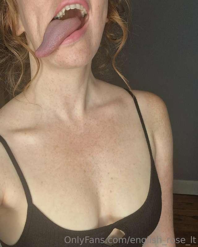 Panting like a puppy for you 🐕😝
Just Dm me if you'd like to ..