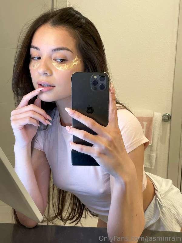 So excited for the weekend, finally time to relax 💫