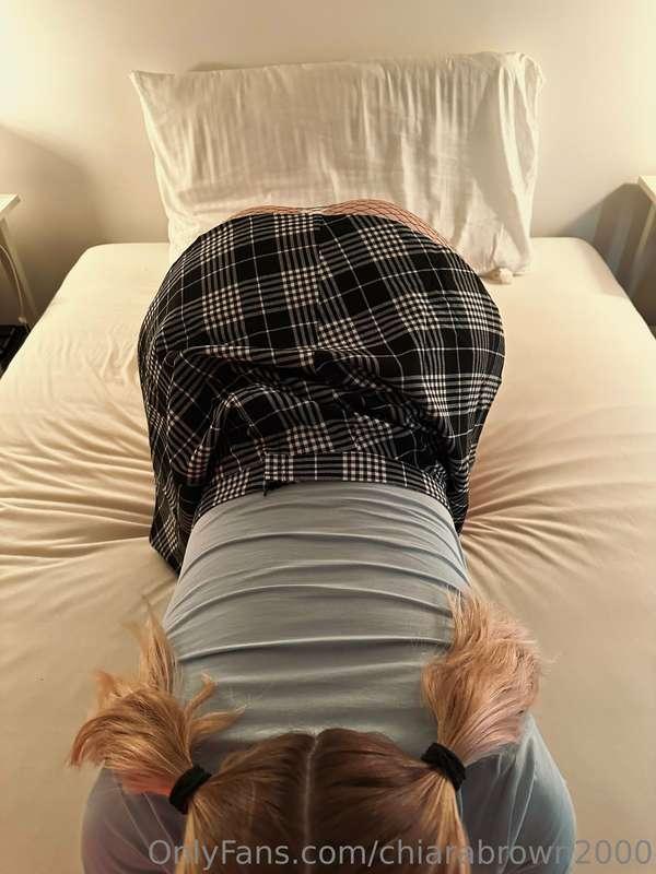 Oh no.. my skirt is sooo slippery 🤭😇