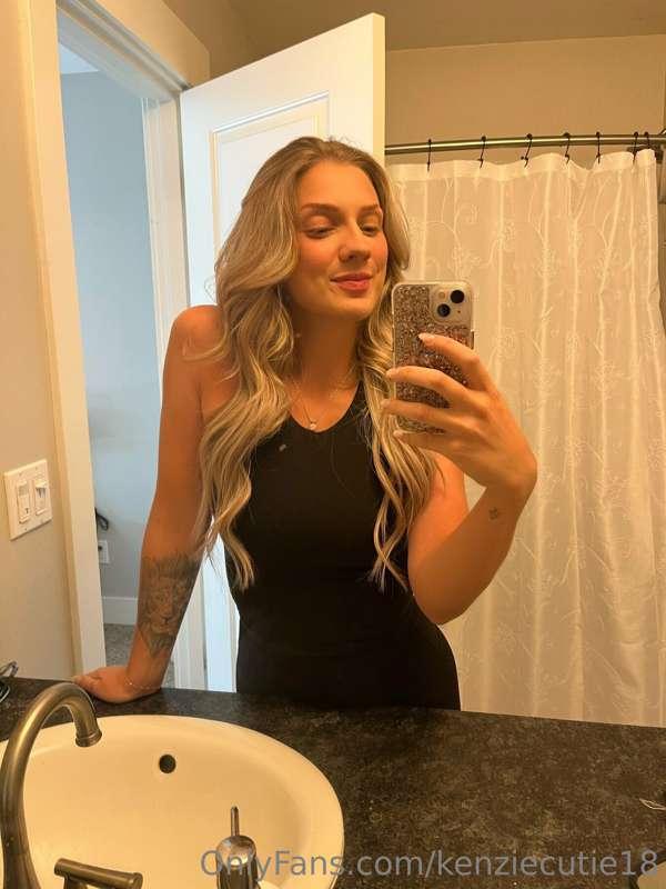 Feeling curious! Tell me something random about yourself! 😘