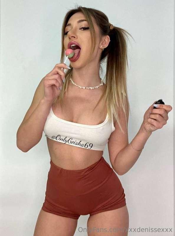 𝔻𝕚𝕣𝕥𝕪 𝕒𝕟𝕕 𝔻𝕒𝕣𝕜 𝔸𝕟𝕘𝕖𝕝 😇☀️ @onlygeisha69  ☀️Some see the playf..