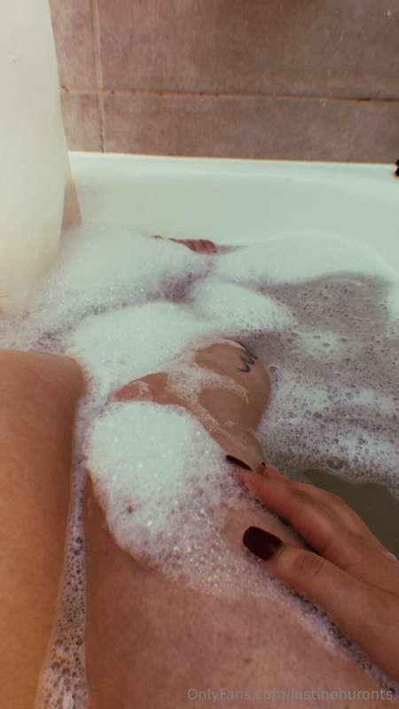 🚿🧖‍♀️🧘‍♀️💦
