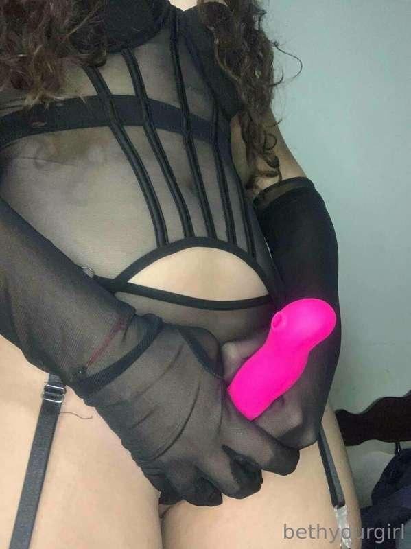 Looks like I’m is looking for a slave to punish today 😈