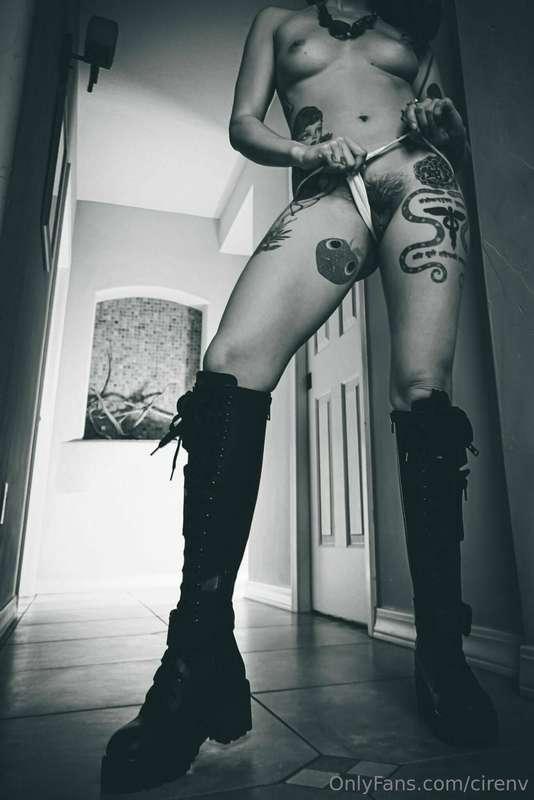 I need a good play thing. 😈