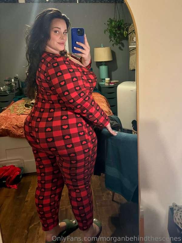 Not to toot my own horn, but doesn’t my booty look amazing i..