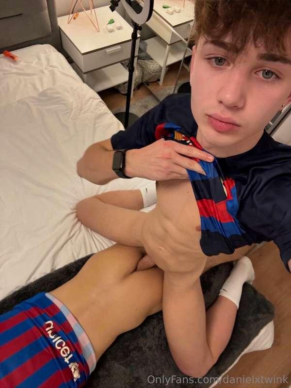 I love fucking a twink ass😈