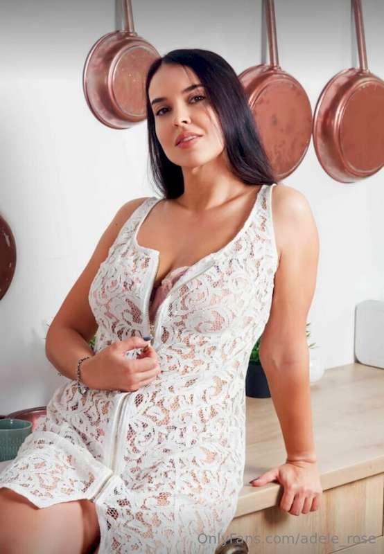🔥 "The Ultimate MILF" @helena_mayerShe’s the brunette your g..