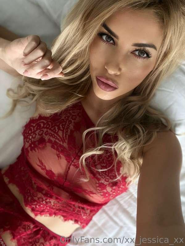 ❤️Red lingerie or Black?🖤What kind of lingerie can I sit on ..