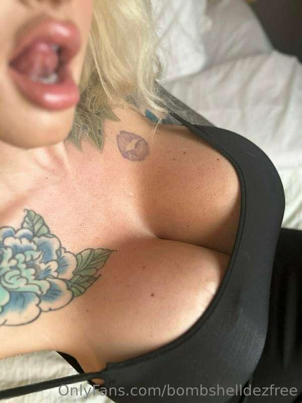 let me show you what the tongue can do!VIP @bombshelldez 