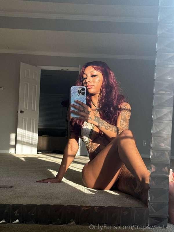 BACKSHOTS 🍑🤤 my favorite position to get my eXXXtra tight pu..