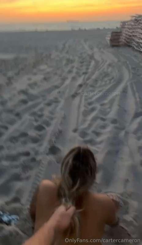 got fucked on the beach after a long night out😋 idk if i wan..